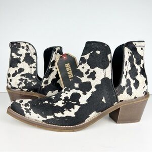 Myra Bag Easy Going Cow Hair Black Cream Western Snip Toe Booties Size 9 NWT
